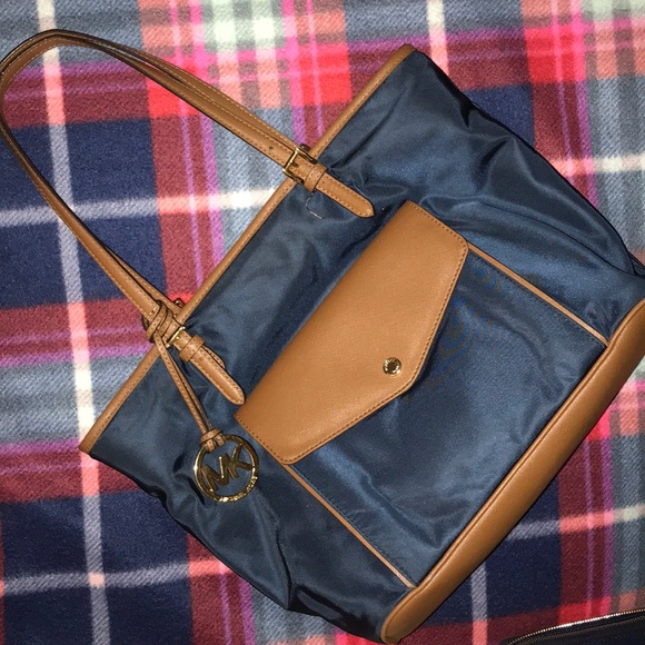 Michael Kors Handbags - Michael Kors Jet Set nylon tote